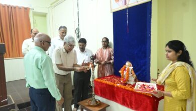 Photo of 2047 के विकसित भारत में हिंदी की भूमिका महत्वपूर्ण; ग्रामोदय विश्वविद्यालय में राष्ट्रीय संगोष्ठी संपन्न