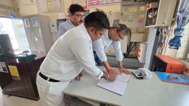 Photo of वाराणसी डीआरएम ने किया कछवा रोड स्टेशन का निरीक्षण; यात्री सुविधाओं और संरक्षा मानकों को परखा