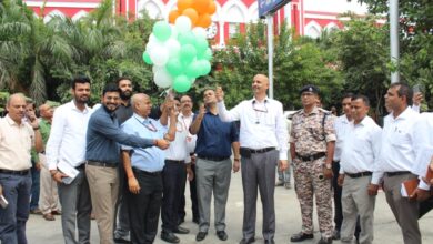 Photo of ऐतिहासिक पुरानी दिल्ली रेलवे स्टेशन पर “स्टेशन महोत्सव” की धूम; डीआरएम ने विजेता बच्चों को बांटे सर्टिफिकेट