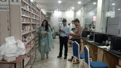 Photo of दवाओं की ओवर-बिलिंग पर महाछापा; 15 मेडिकल कॉलेजों में जांच के बाद ₹4.86 करोड़ की दवाएं सीज, 49 फर्मों को नोटिस