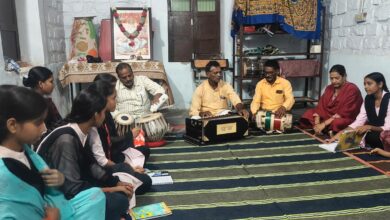 Photo of ग्रामोदय विश्वविद्यालय में प्रार्थना सभा का आयोजन; विद्यार्थियों ने सीखे जीवन-मूल्य और सामाजिक कर्तव्य