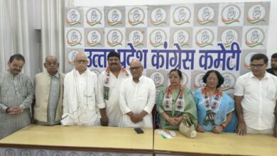 Photo of ज्योतिषाचार्य इंदु प्रकाश मिश्रा की पत्नी स्मिता मिश्रा कांग्रेस में शामिल; अजय राय बोले- यह प्रदेश में बदलाव का संकेत