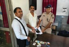 Photo of जम्मू मंडल के रेलकर्मियों की बड़ी ईमानदारी; सेना के जवान का खोया हुआ पर्स और दस्तावेज़ सकुशल लौटाए