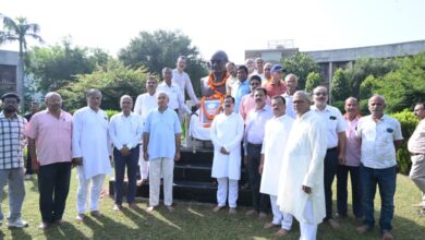 Photo of ग्रामोदय विश्वविद्यालय में मनी गांधी व शास्त्री जयंती; कुलगुरु बोले – सोशल मीडिया के बजाय बापू के मूल विचारों को समझें युवा