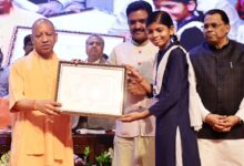 Photo of सीएम योगी ने 4.60 लाख छात्रों को बांटी छात्रवृत्ति; नरेंद्र कश्यप बोले— अब वज़ीफ़े के लिए साल भर इंतज़ार नहीं