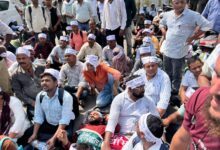 Photo of 68,500 शिक्षक भर्ती को लेकर अभ्यर्थियों ने बजाया सीटी; बेसिक शिक्षा मंत्री संदीप सिंह के आवास पर प्रदर्शन