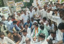 Photo of जनगणना में ओबीसी कॉलम की मांग हेतु कांग्रेस का राजभवन मार्च; पुलिस ने मनोज यादव समेत सैकड़ों को किया गिरफ्तार