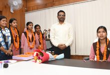 Photo of काकोरी केजीबीवी की 4 छात्राएं बनीं मध्याह्न भोजन प्राधिकरण की एक दिन की निदेशक; सराहा गया प्रशासनिक विजन