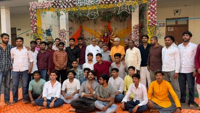 Photo of ग्रामोदय विश्वविद्यालय के बीटेक संकाय में मां दुर्गा की स्थापना; कुलगुरु प्रो. चौबे ने पूजा-अर्चना कर बढ़ाया छात्रों का उत्साह