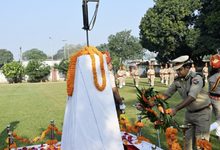 Photo of आरपीएफ लाइन इज्जतनगर में शहीद परेड; वरिष्ठ मंडल सुरक्षा आयुक्त मिथुन सोनी ने दी अमर बलिदानियों को श्रद्धांजलि