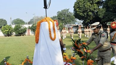 Photo of आरपीएफ लाइन इज्जतनगर में शहीद परेड; वरिष्ठ मंडल सुरक्षा आयुक्त मिथुन सोनी ने दी अमर बलिदानियों को श्रद्धांजलि