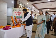 Photo of महर्षि वाल्मीकि जयंती पर सफाई मित्रों का सम्मान, स्वच्छता में लखनऊ की उपलब्धियों को सराहा