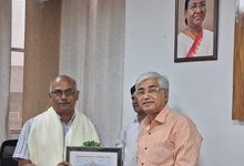 Photo of ग्रामोदय विश्वविद्यालय में कनिष्ठ क्रीड़ा अधिकारी विजय सिंह को भावभीनी सेवानिवृत्ति विदाई, सम्मान समारोह आयोजित