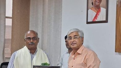 Photo of ग्रामोदय विश्वविद्यालय में कनिष्ठ क्रीड़ा अधिकारी विजय सिंह को भावभीनी सेवानिवृत्ति विदाई, सम्मान समारोह आयोजित